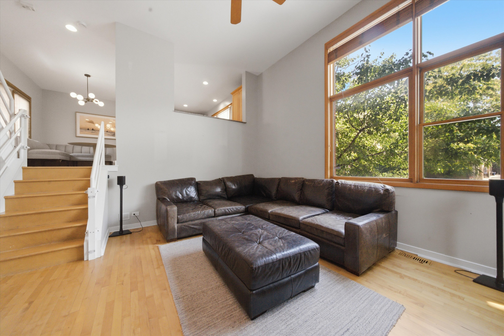 860 N Elston Avenue Unit: 2
