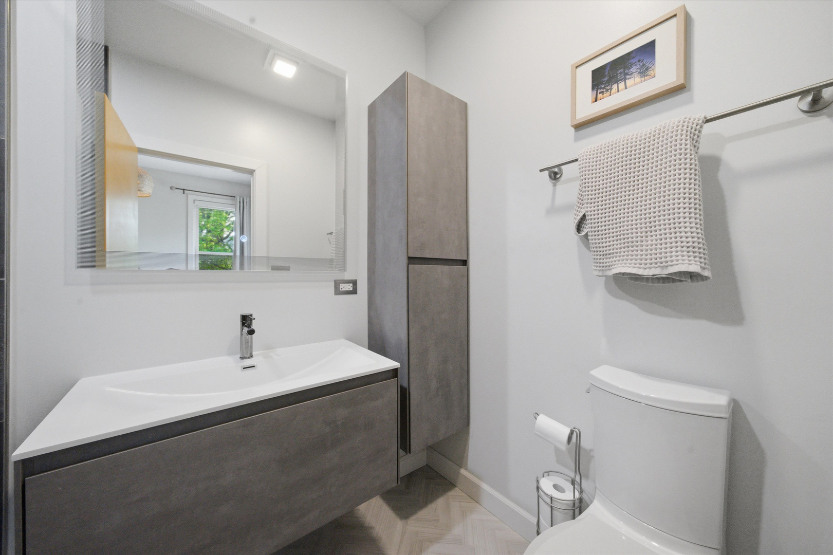 860 N Elston Avenue Unit: 2