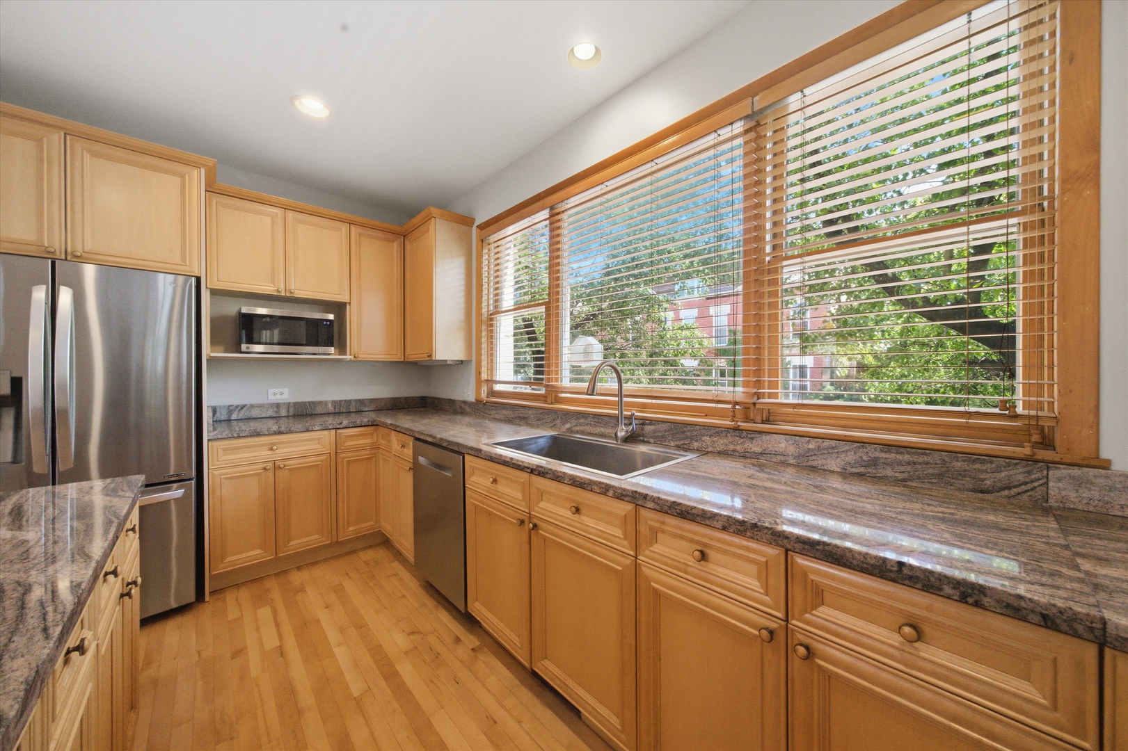860 N Elston Avenue Unit: 2