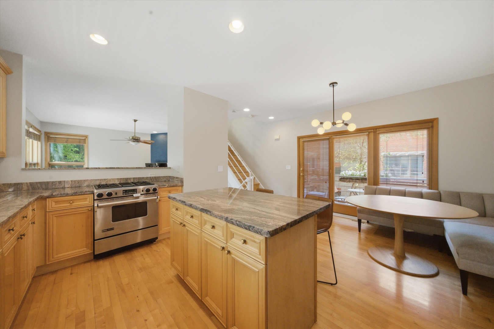 860 N Elston Avenue Unit: 2