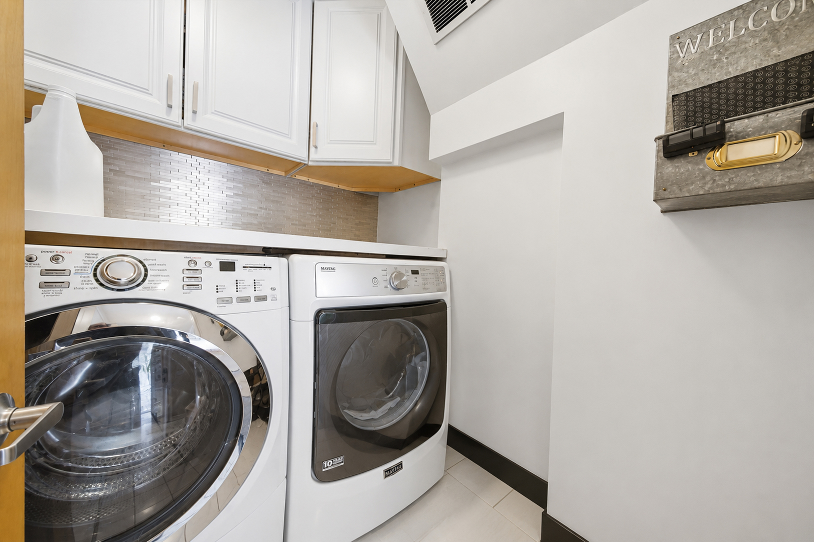 860 N Elston Avenue Unit: 2
