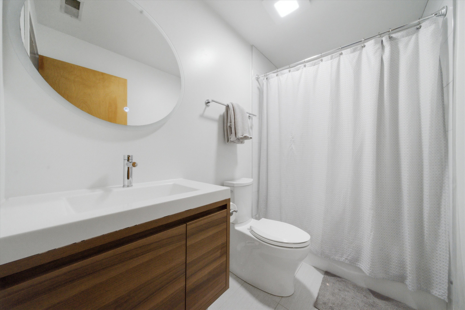 860 N Elston Avenue Unit: 2
