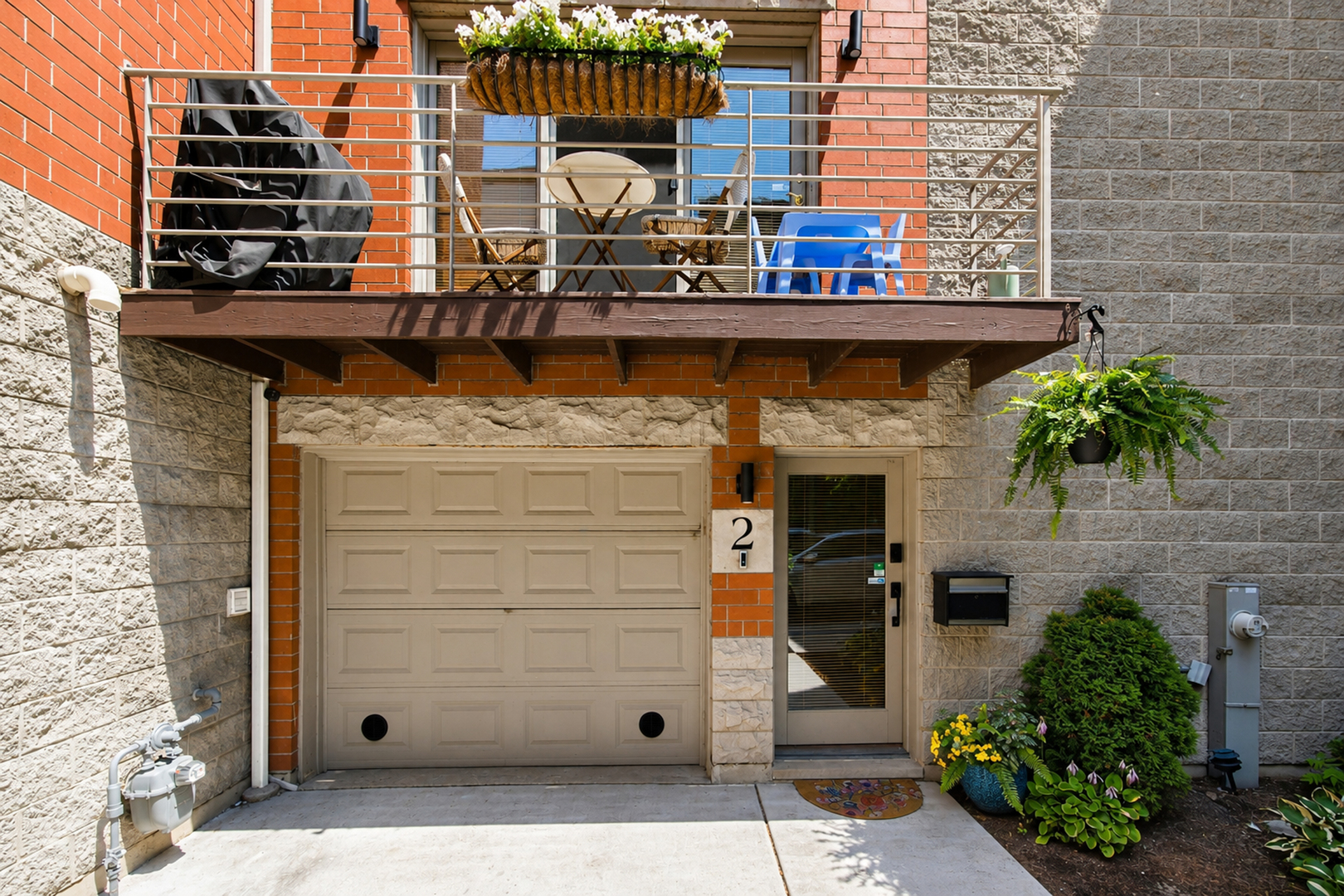 860 N Elston Avenue Unit: 2