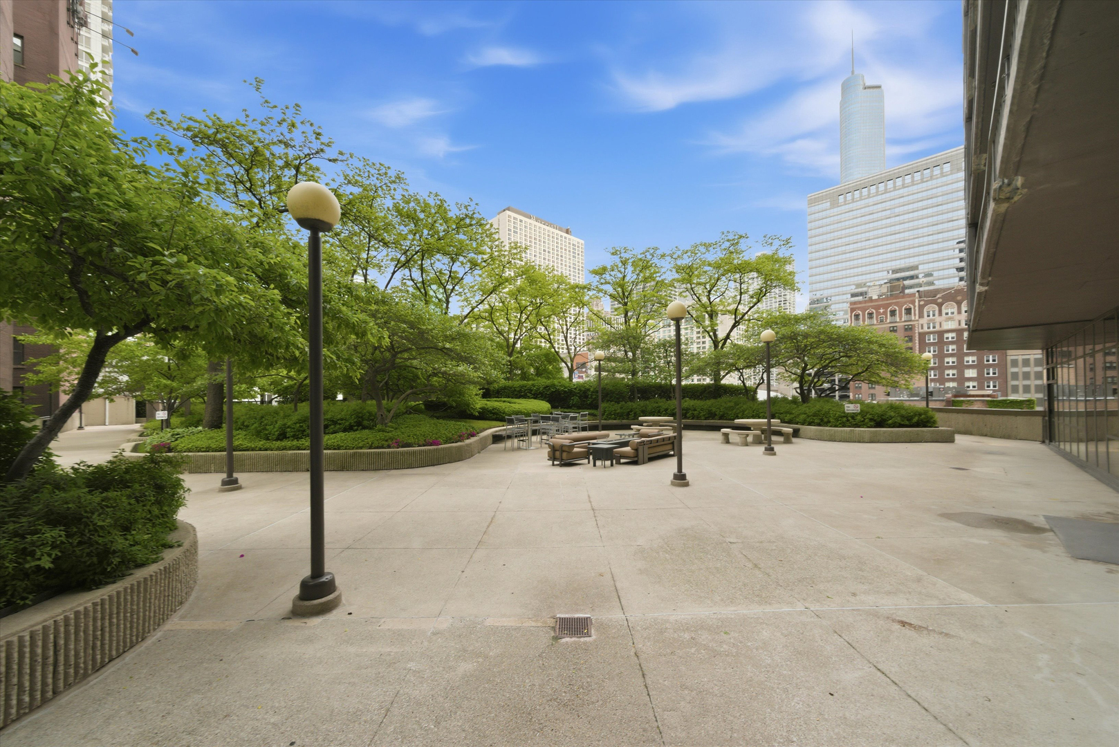 10 E Ontario Street Unit: 4207