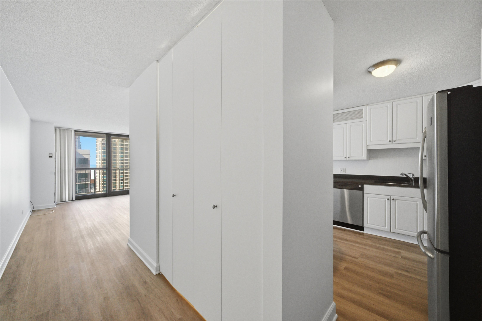 10 E Ontario Street Unit: 4207