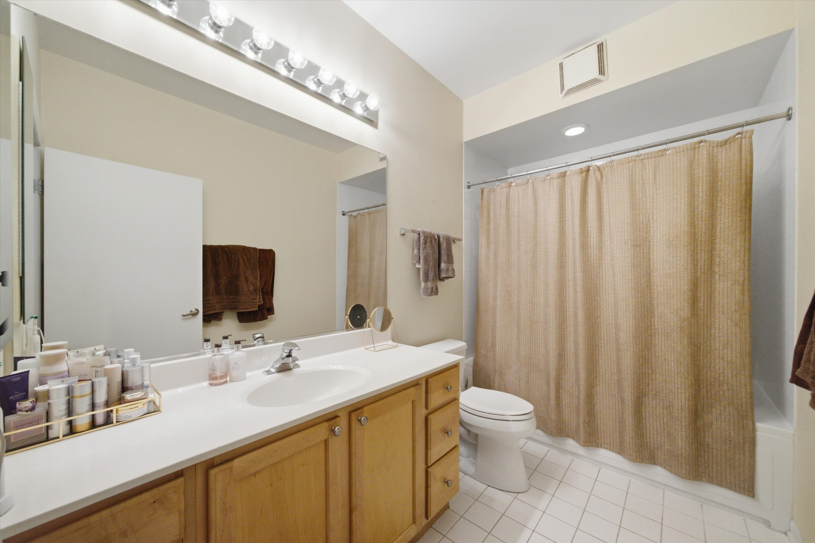435 W Erie Street Unit: 1506