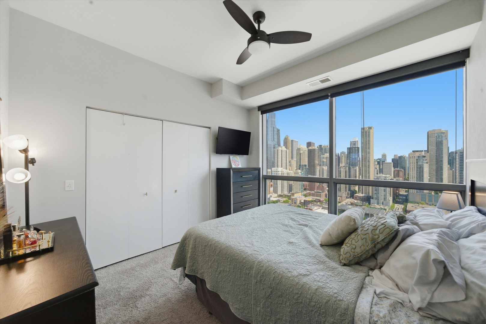 303 W Ohio Street Unit: 2902