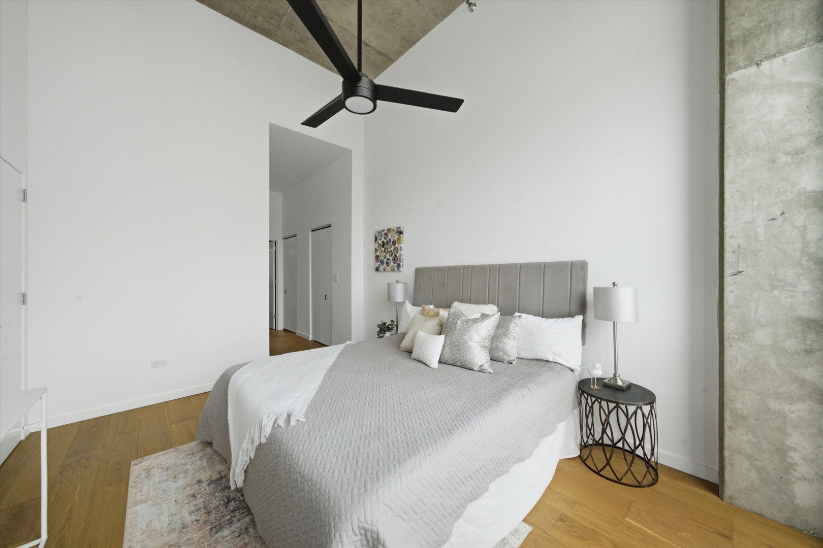 321 S Sangamon Street Unit: 908