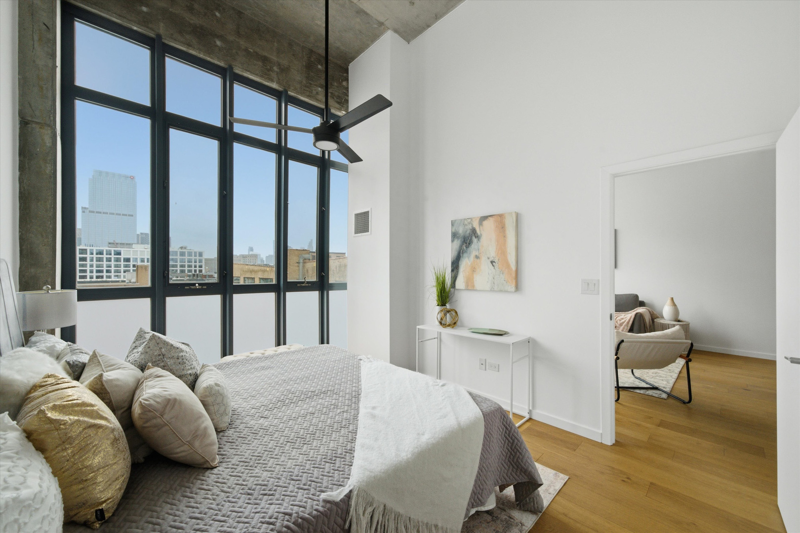 321 S Sangamon Street Unit: 908