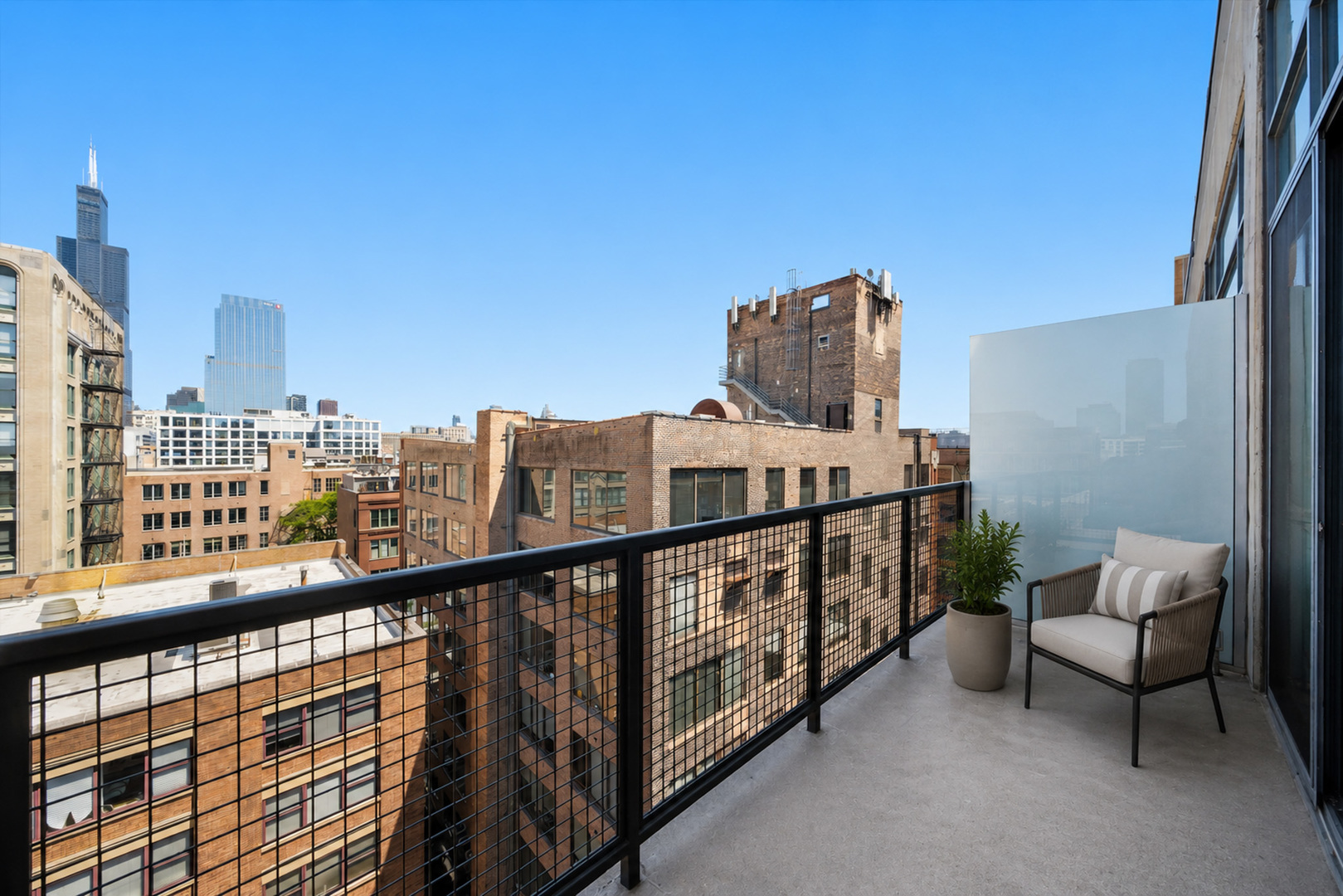 321 S Sangamon Street Unit: 908
