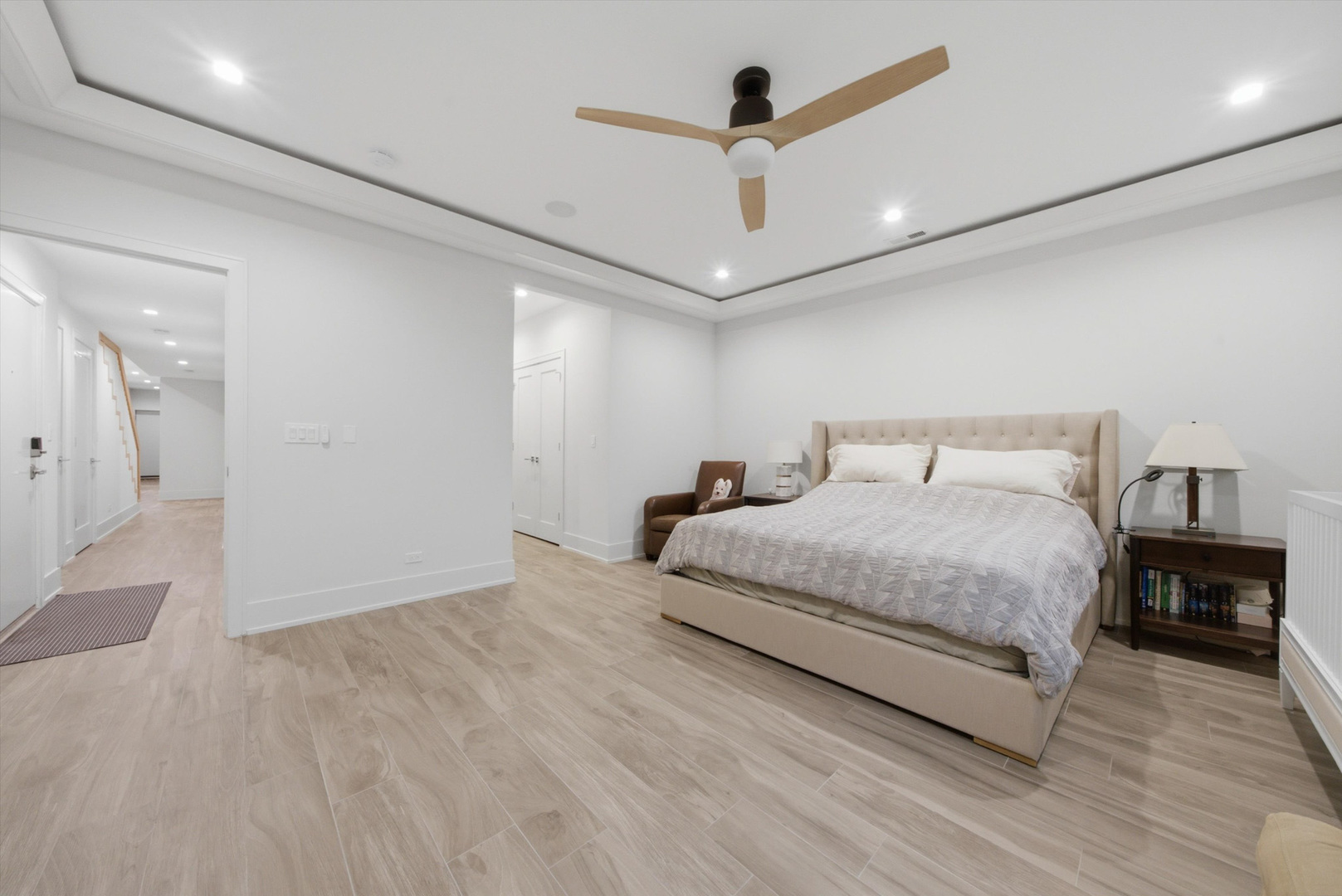 1366 W Walton Street Unit: 1E