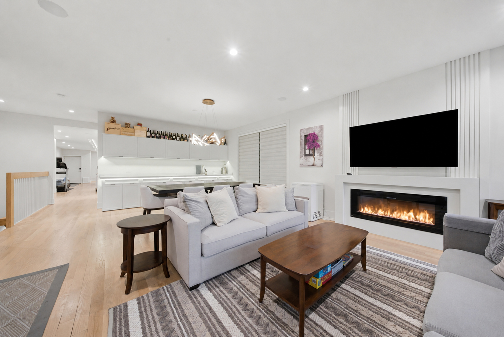 1366 W Walton Street Unit: 1E
