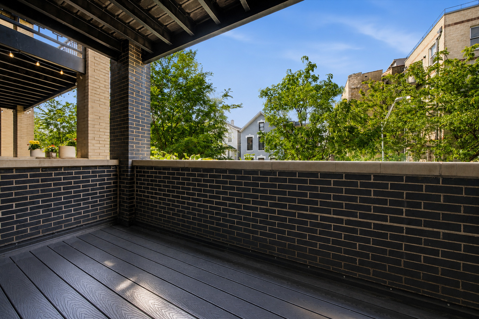 1366 W Walton Street Unit: 1E