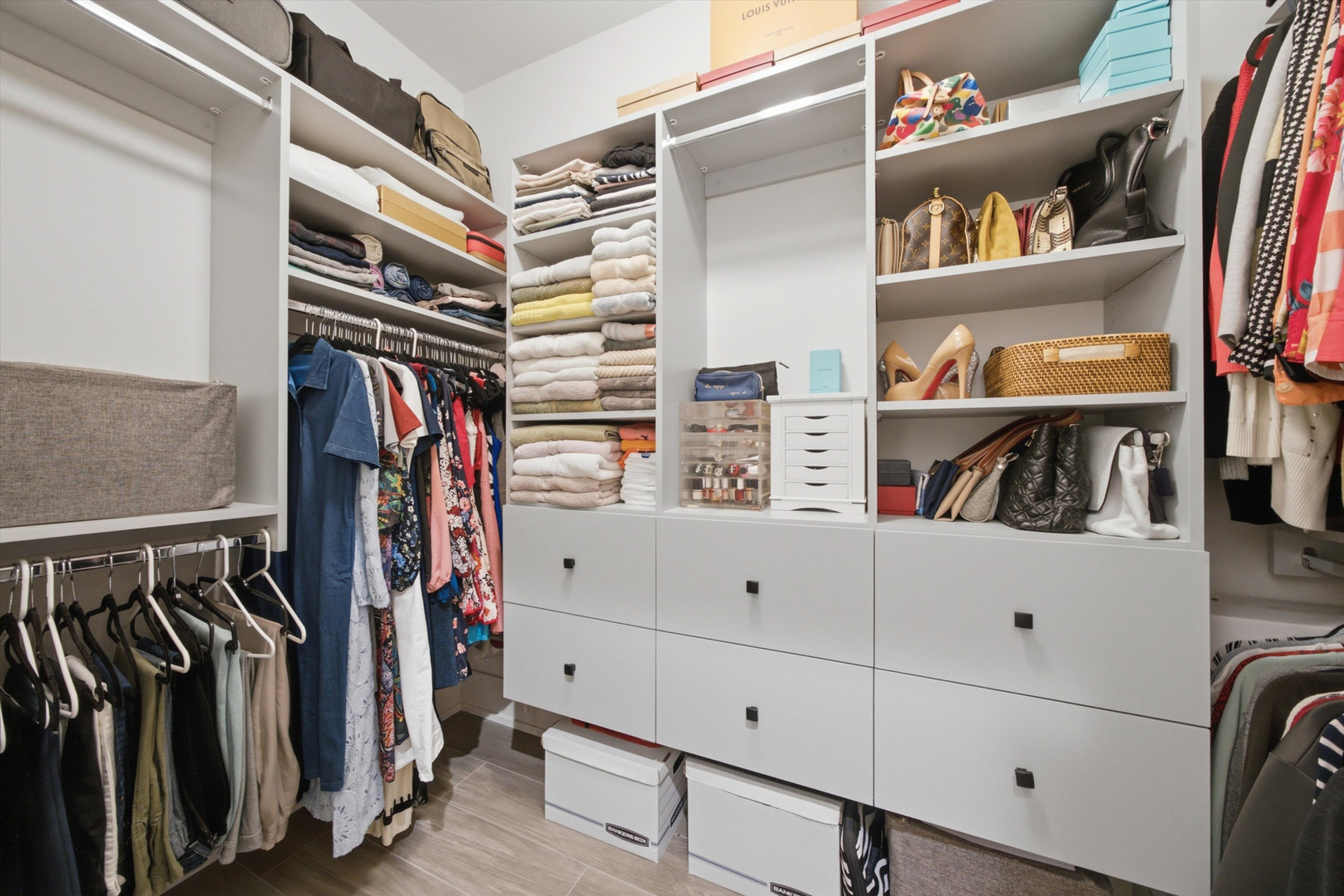 1366 W Walton Street Unit: 1E