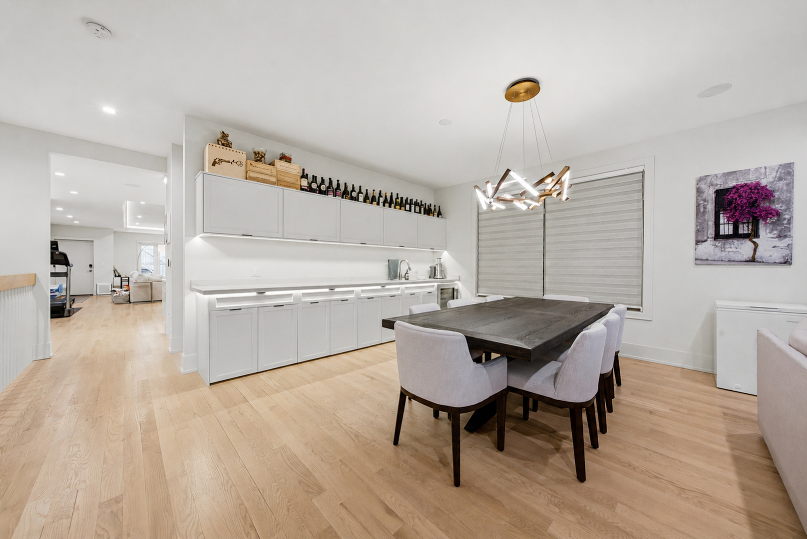 1366 W Walton Street Unit: 1E