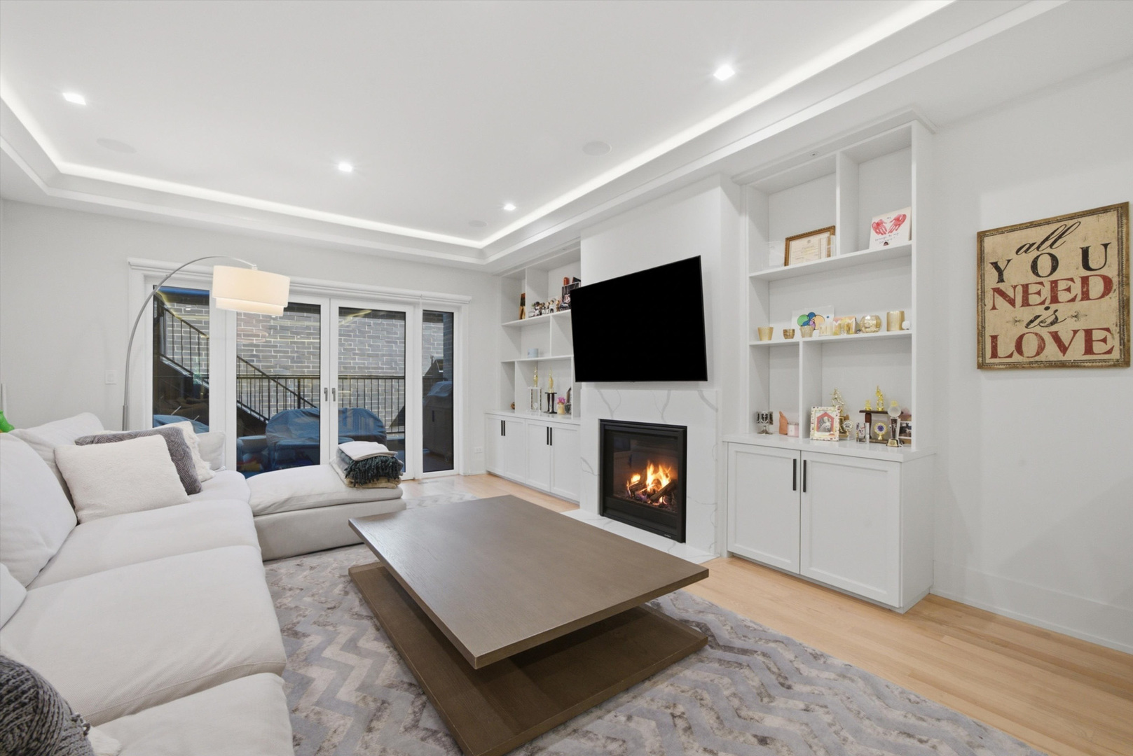 1366 W Walton Street Unit: 1E