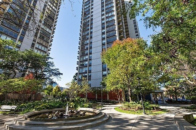 1360 N Sandburg Terrace Unit: 2101
