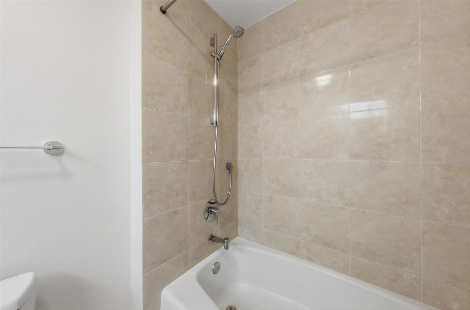 680 N Lake Shore Drive Unit: 822