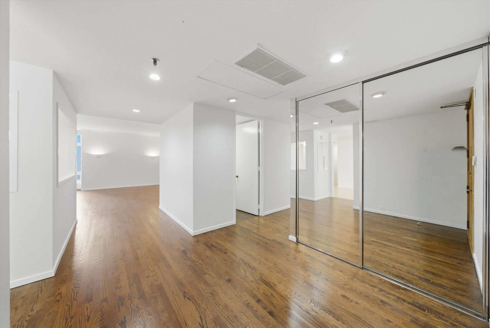 680 N Lake Shore Drive Unit: 822