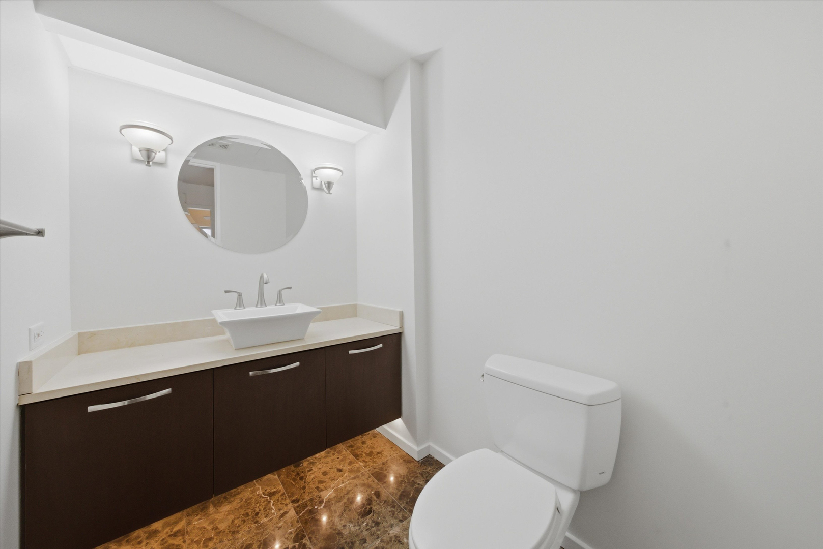680 N Lake Shore Drive Unit: 822