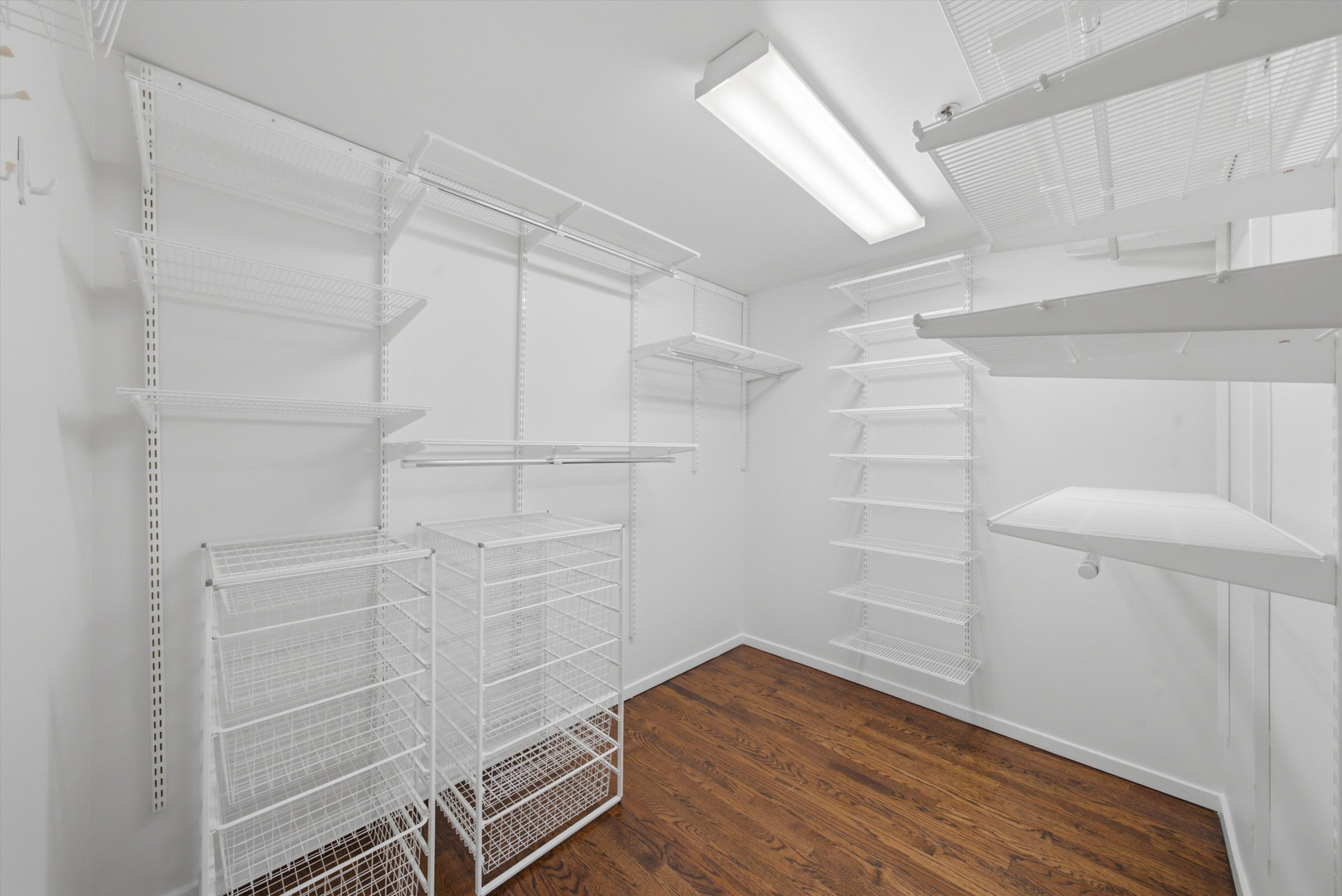680 N Lake Shore Drive Unit: 822