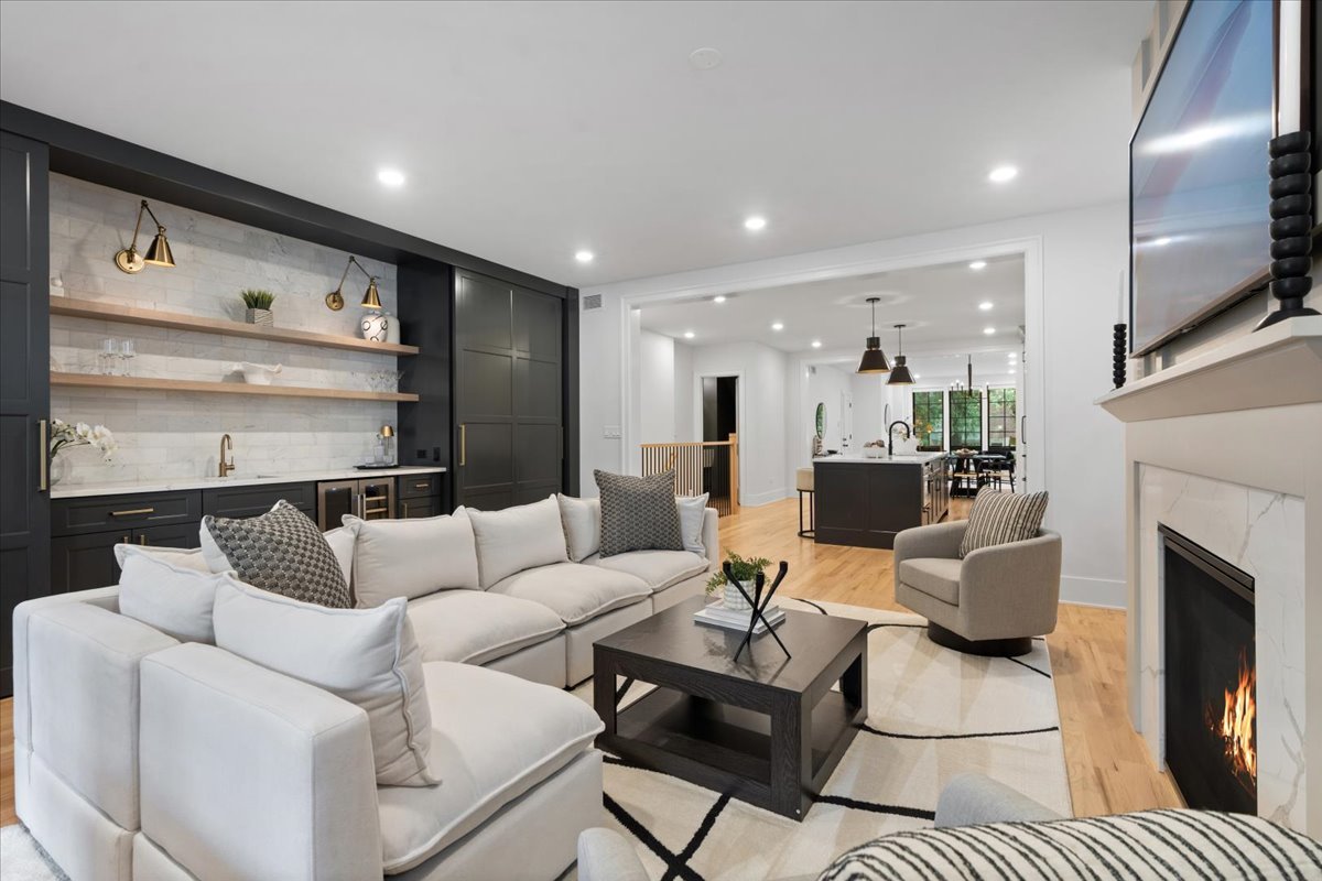 1454 W Diversey Parkway Unit: 1