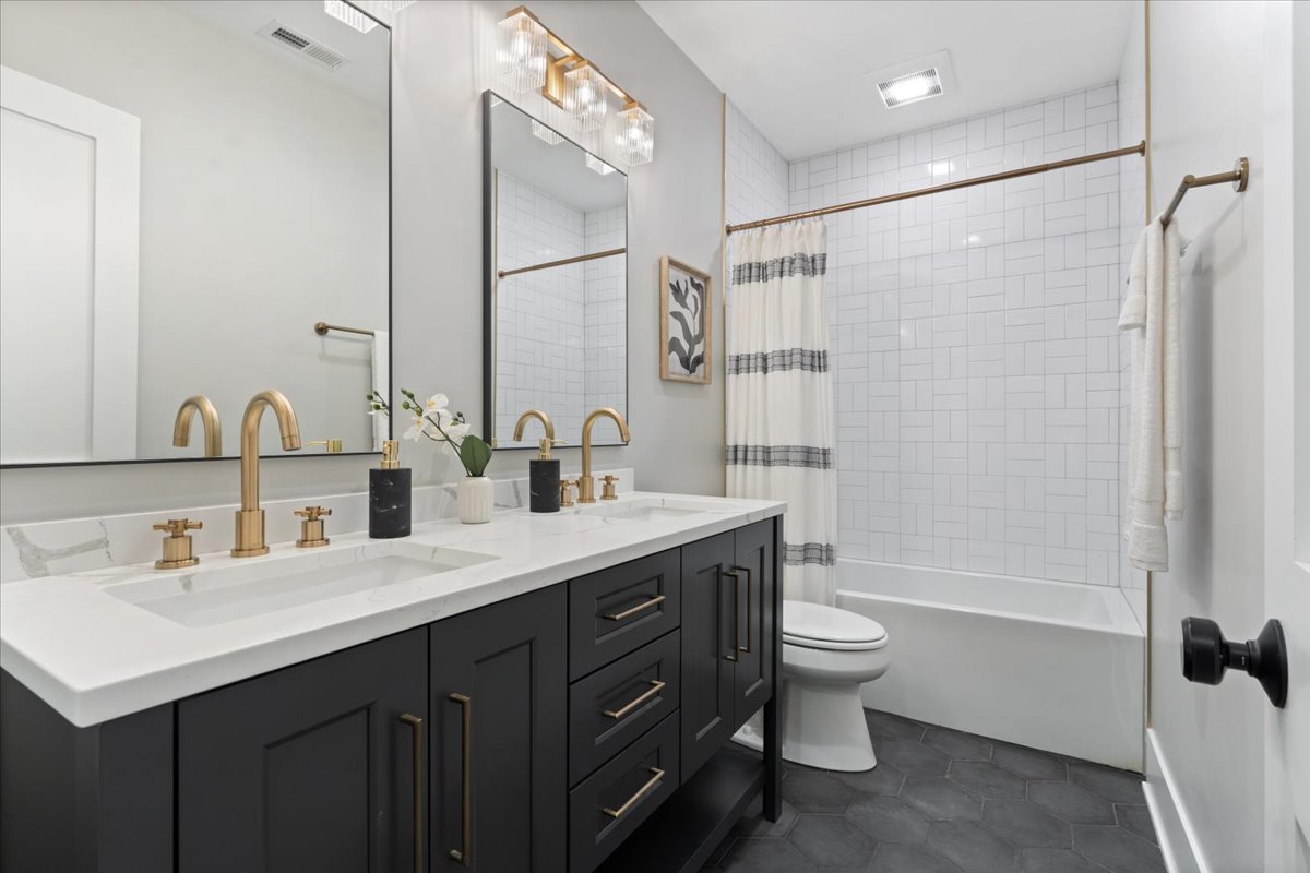 1454 W Diversey Parkway Unit: 1