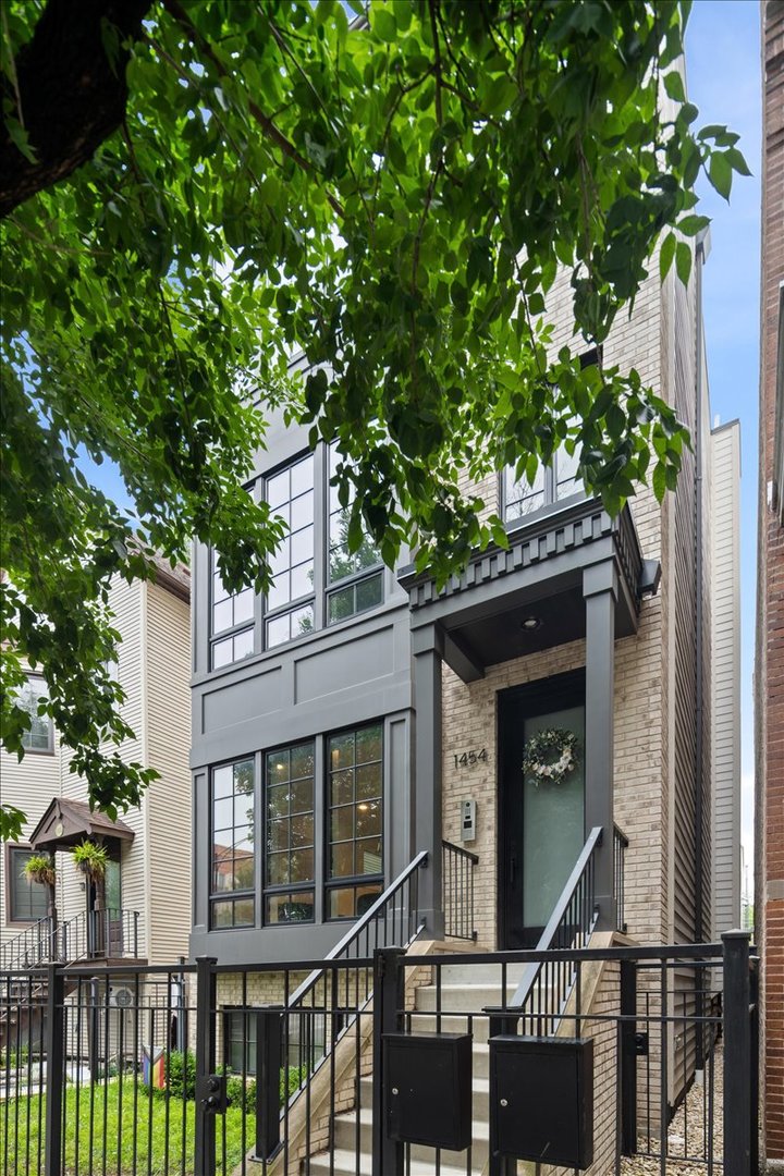 1454 W Diversey Parkway Unit: 1