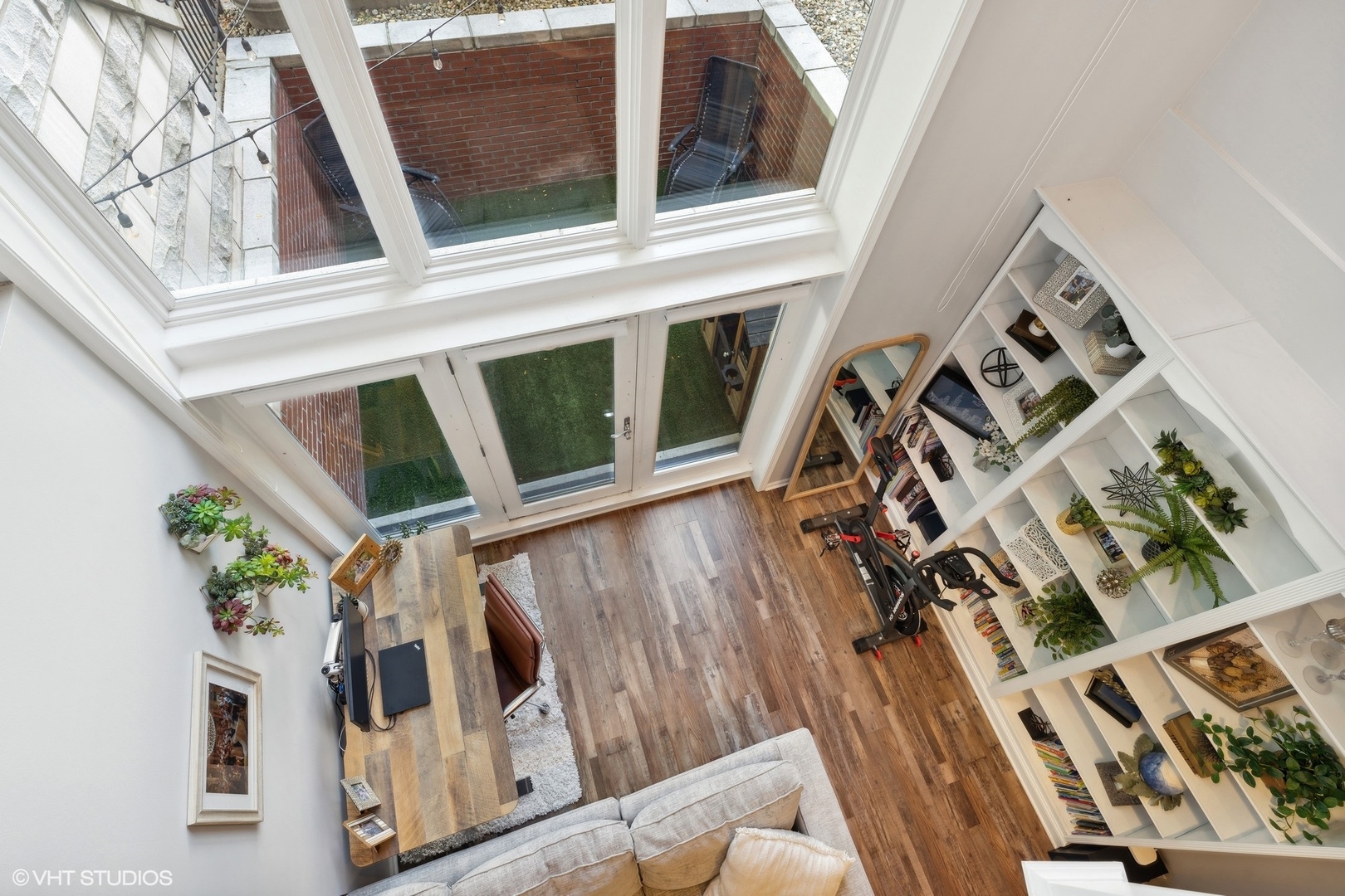 3233 N Racine Avenue Unit: 1