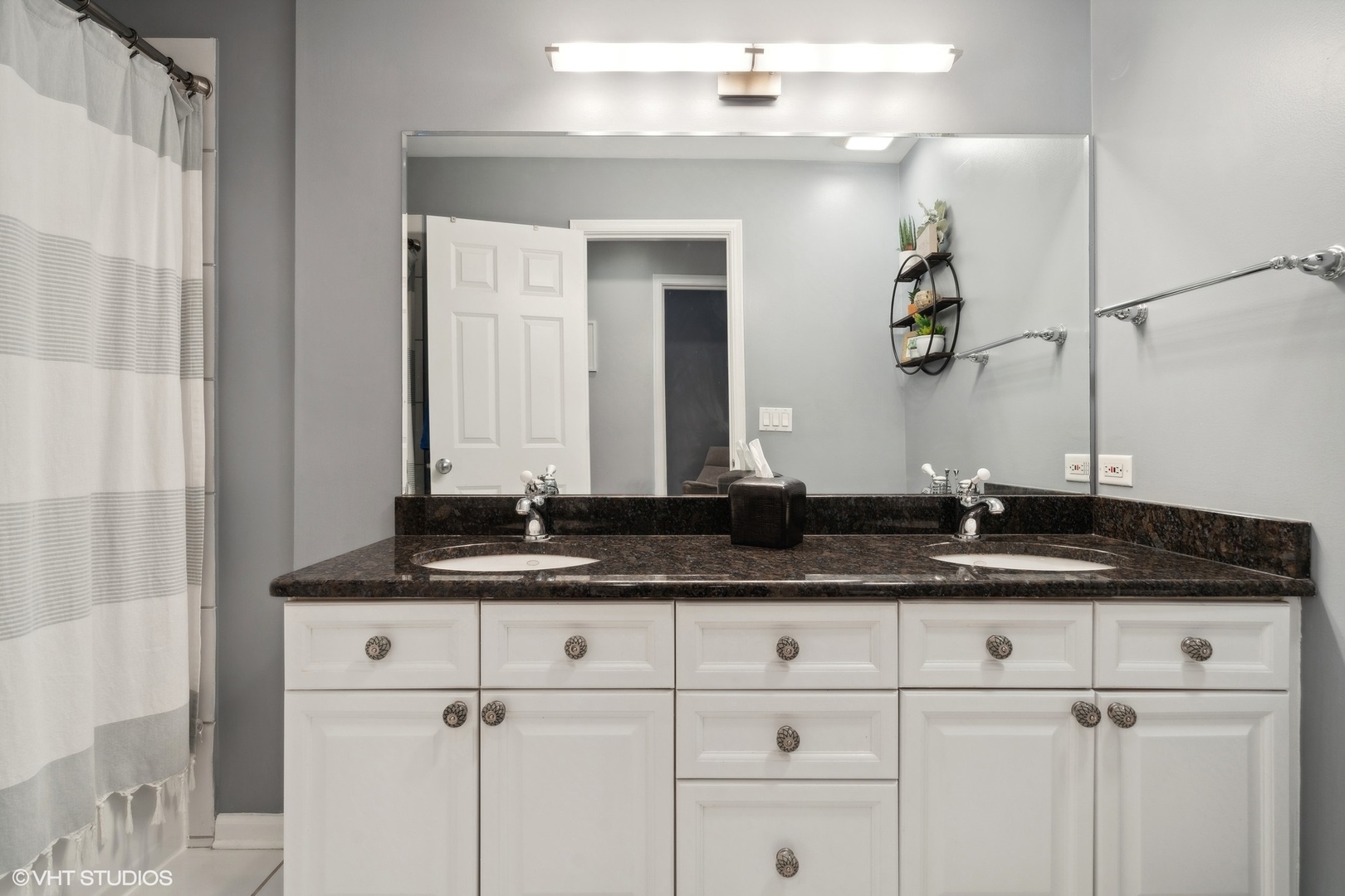 3233 N Racine Avenue Unit: 1