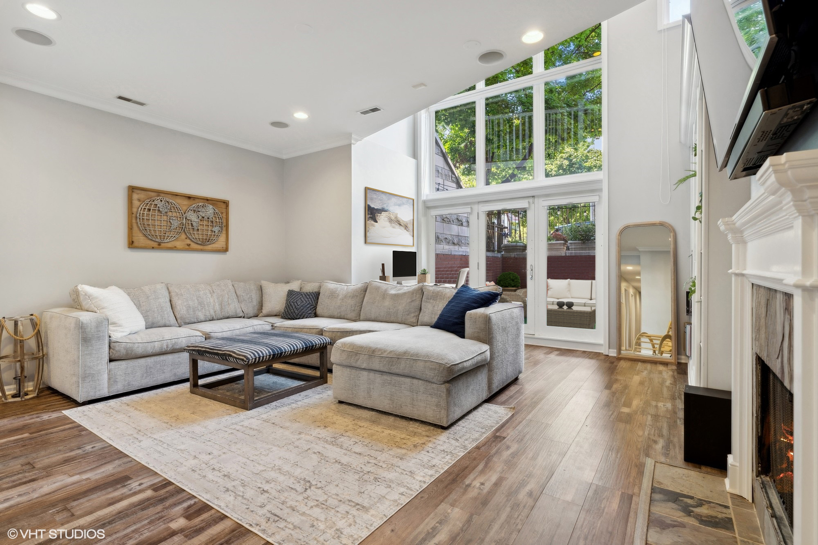 3233 N Racine Avenue Unit: 1
