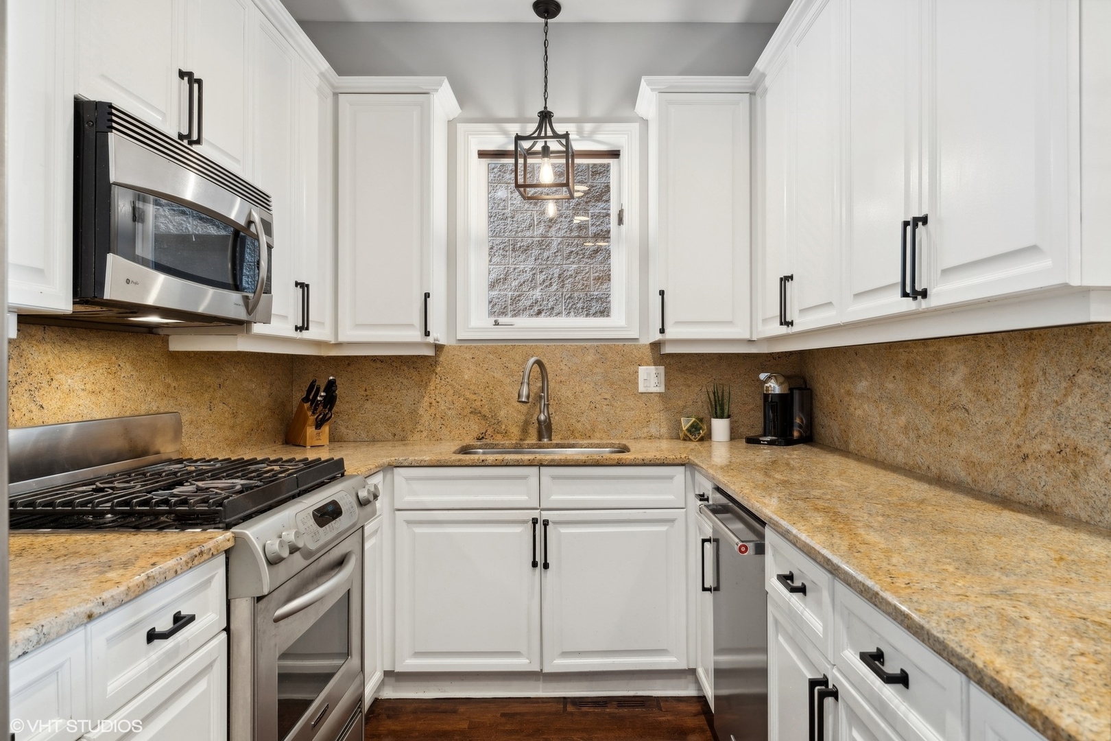 3233 N Racine Avenue Unit: 1