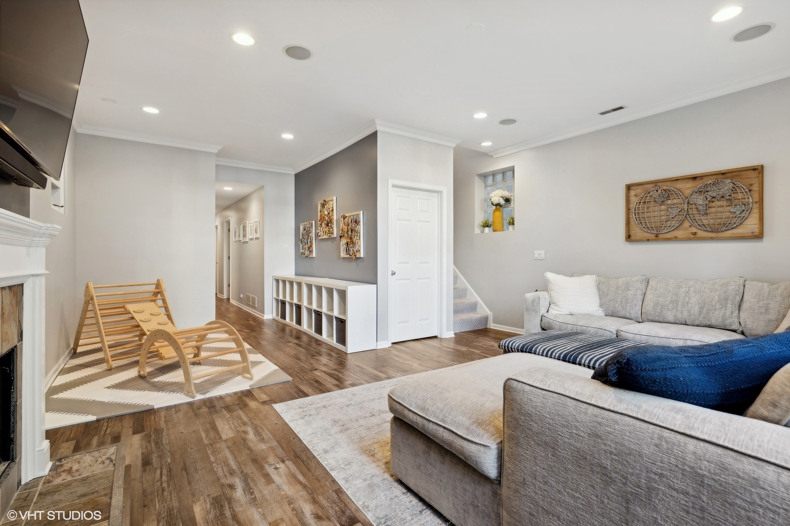 3233 N Racine Avenue Unit: 1