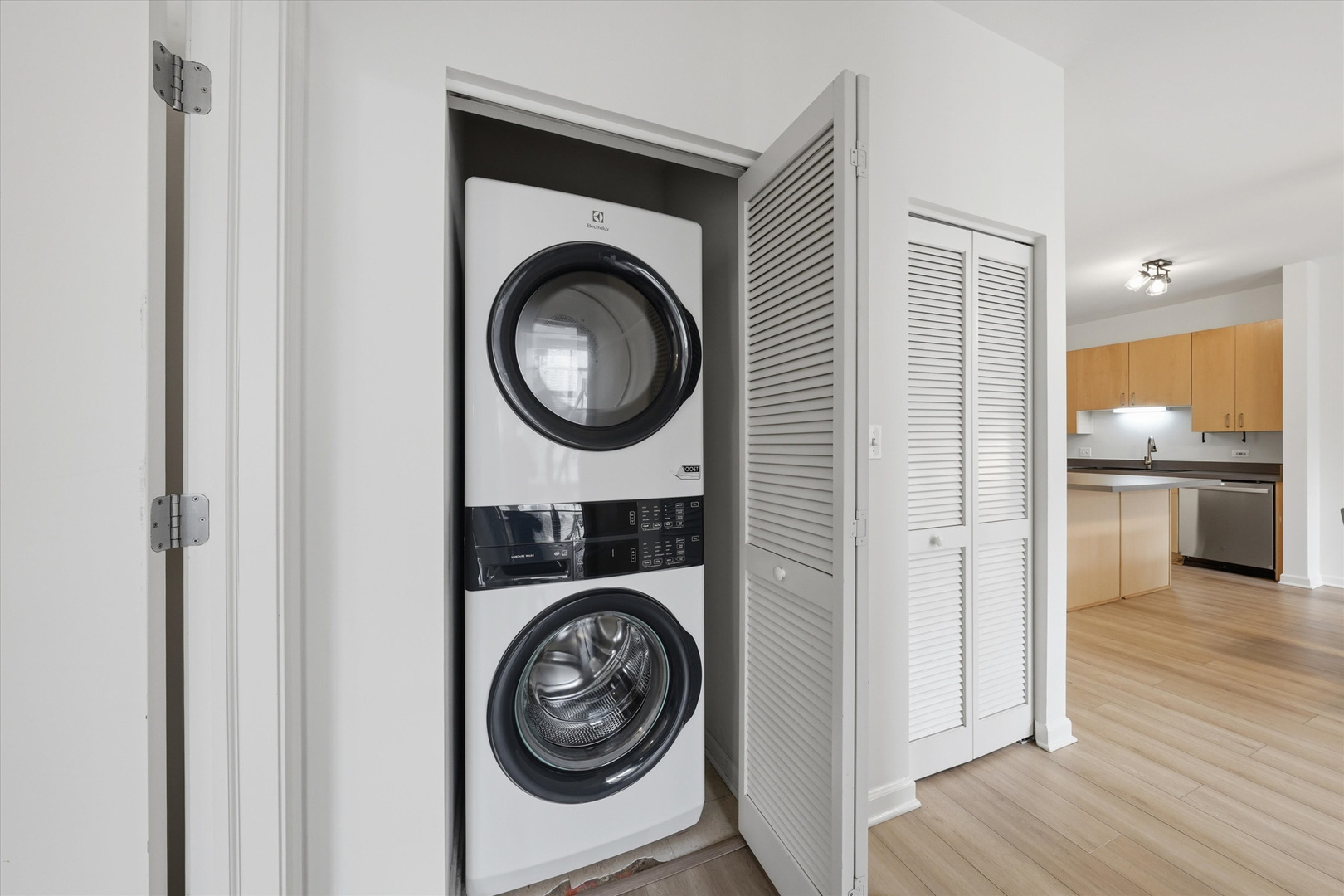 2045 W Concord Place Unit: 307