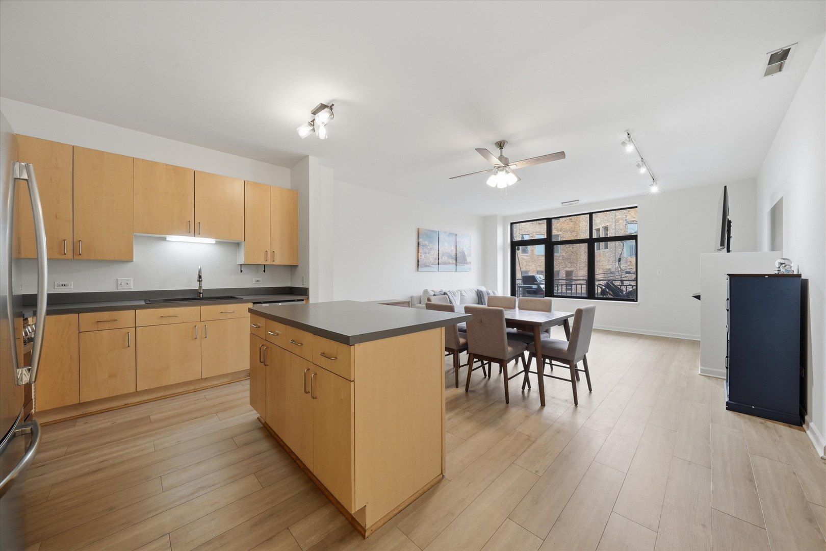 2045 W Concord Place Unit: 307