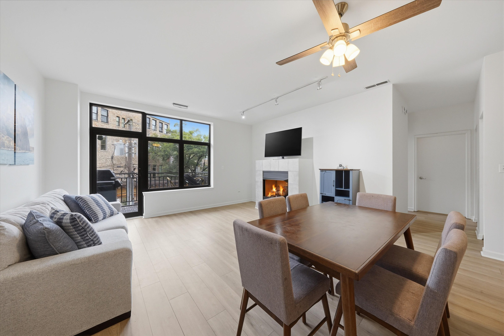2045 W Concord Place Unit: 307