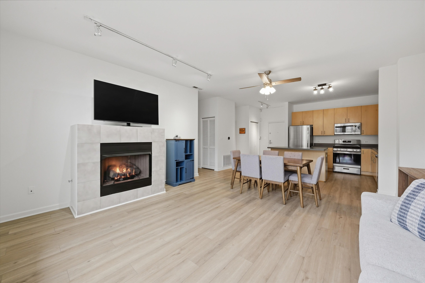 2045 W Concord Place Unit: 307