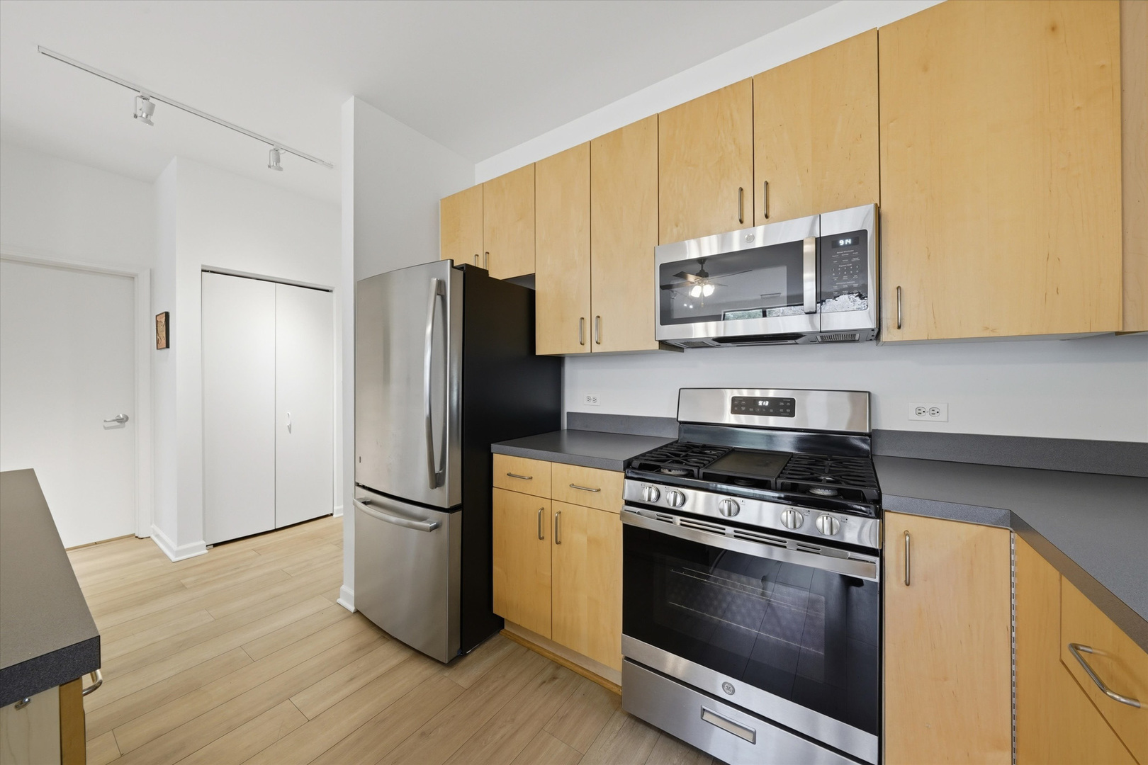 2045 W Concord Place Unit: 307