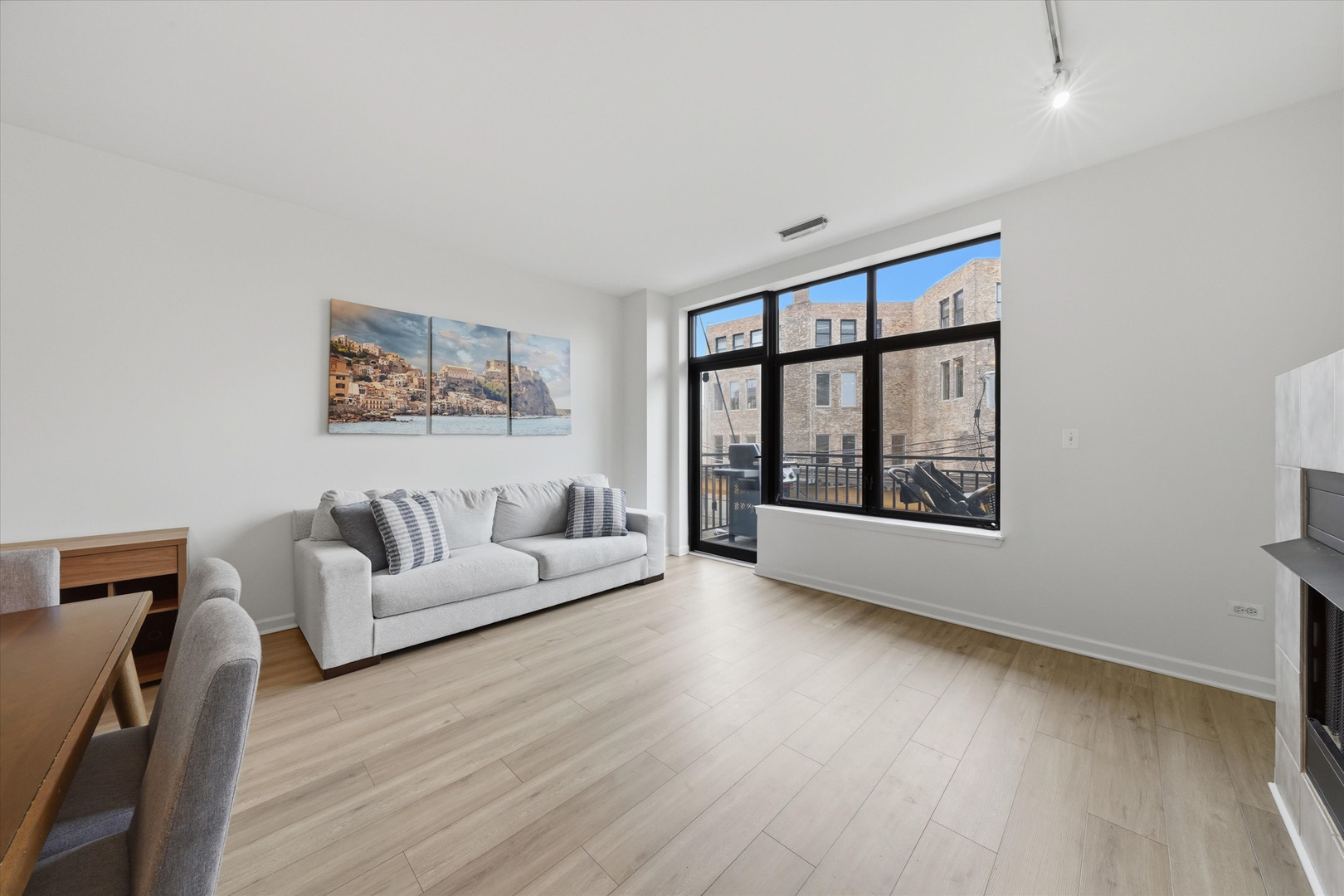 2045 W Concord Place Unit: 307