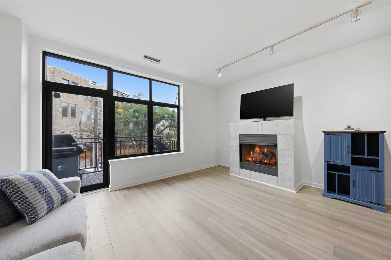 2045 W Concord Place Unit: 307