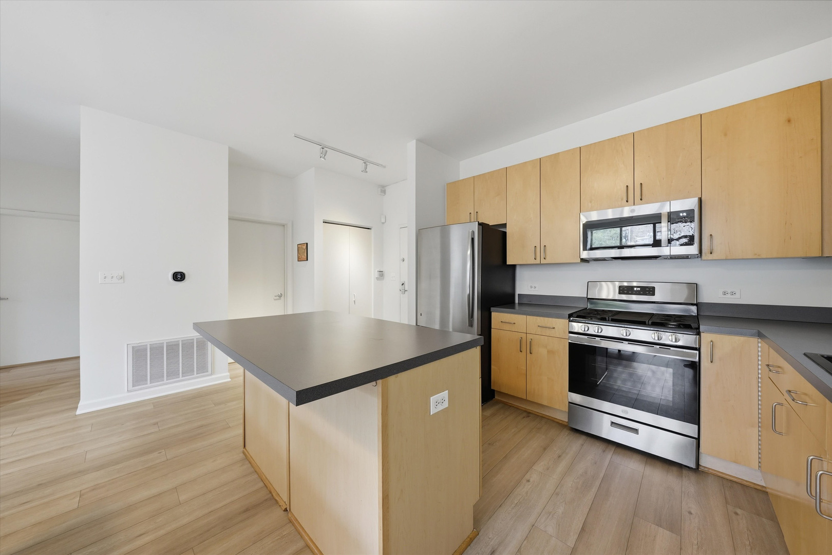 2045 W Concord Place Unit: 307