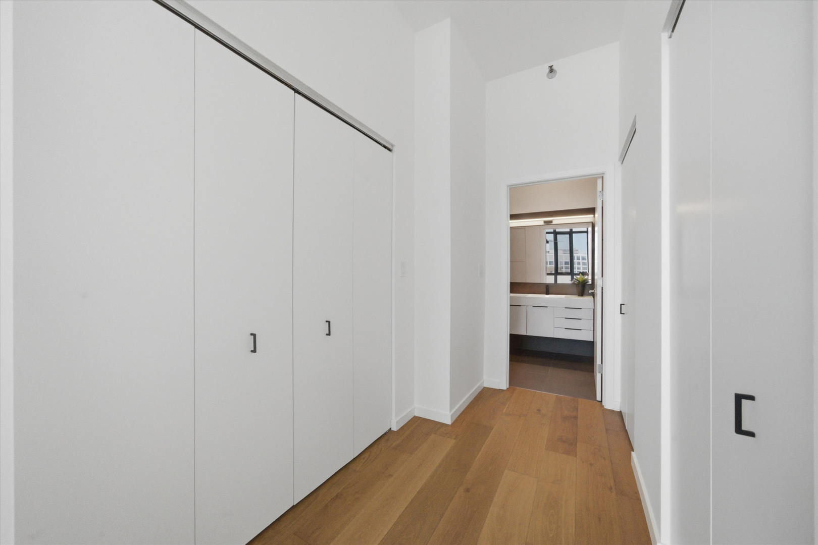 321 S Sangamon Street Unit: 908