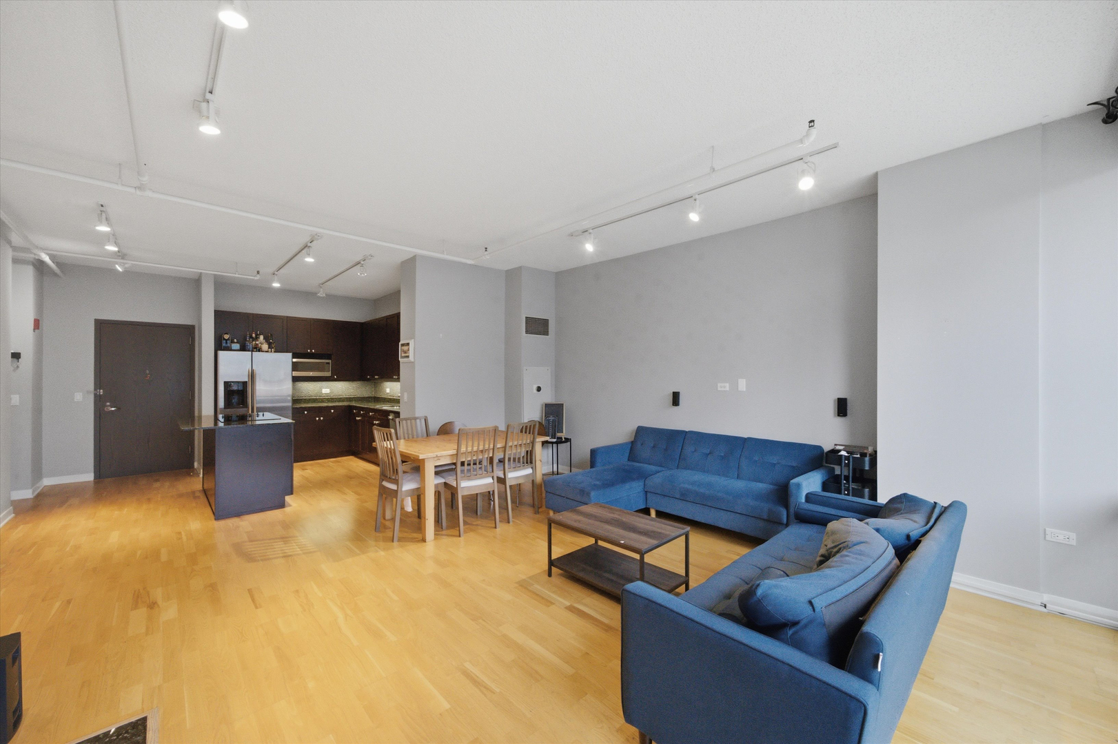 737 W Washington Boulevard Unit: 904