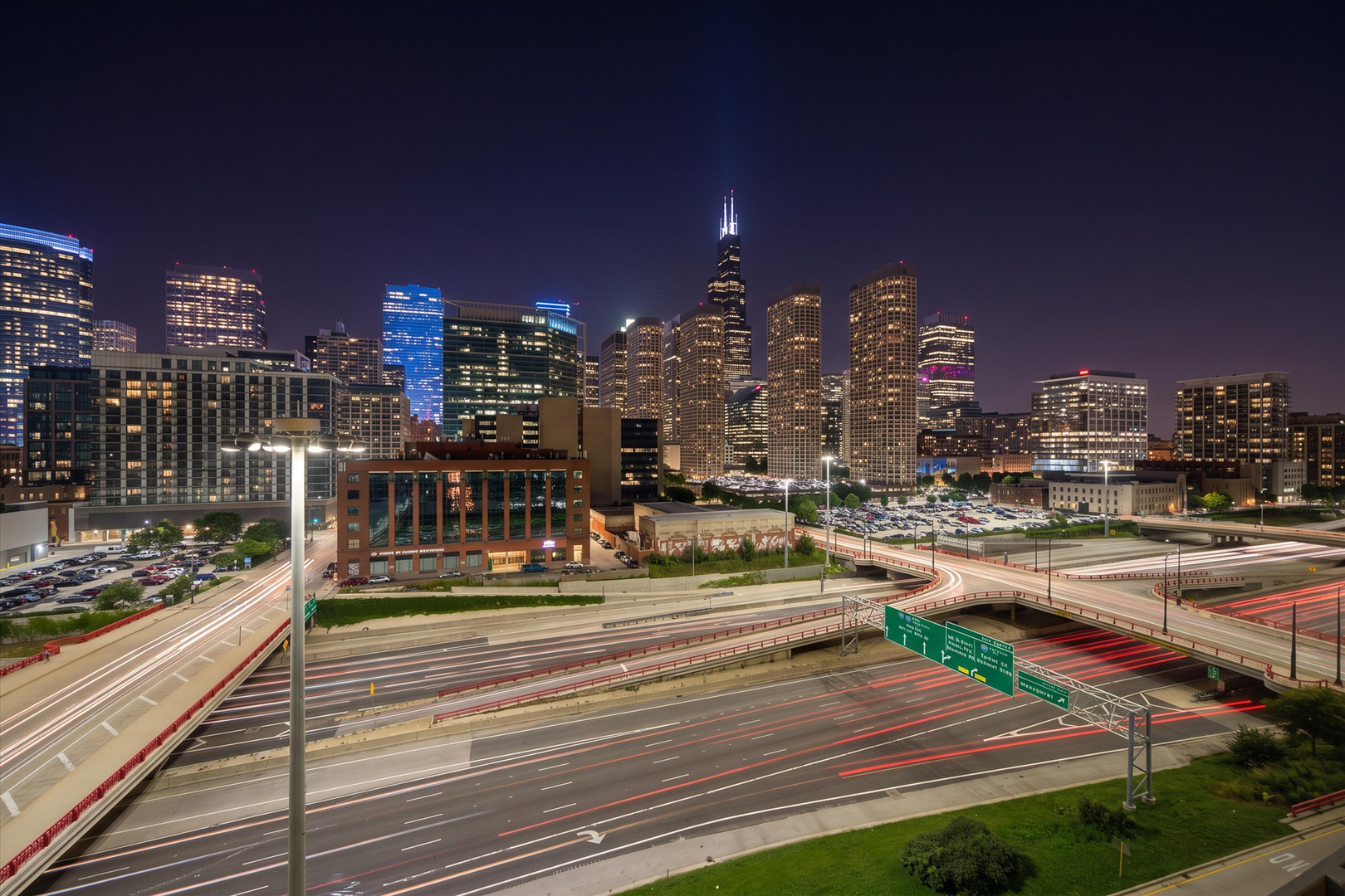 737 W Washington Boulevard Unit: 904