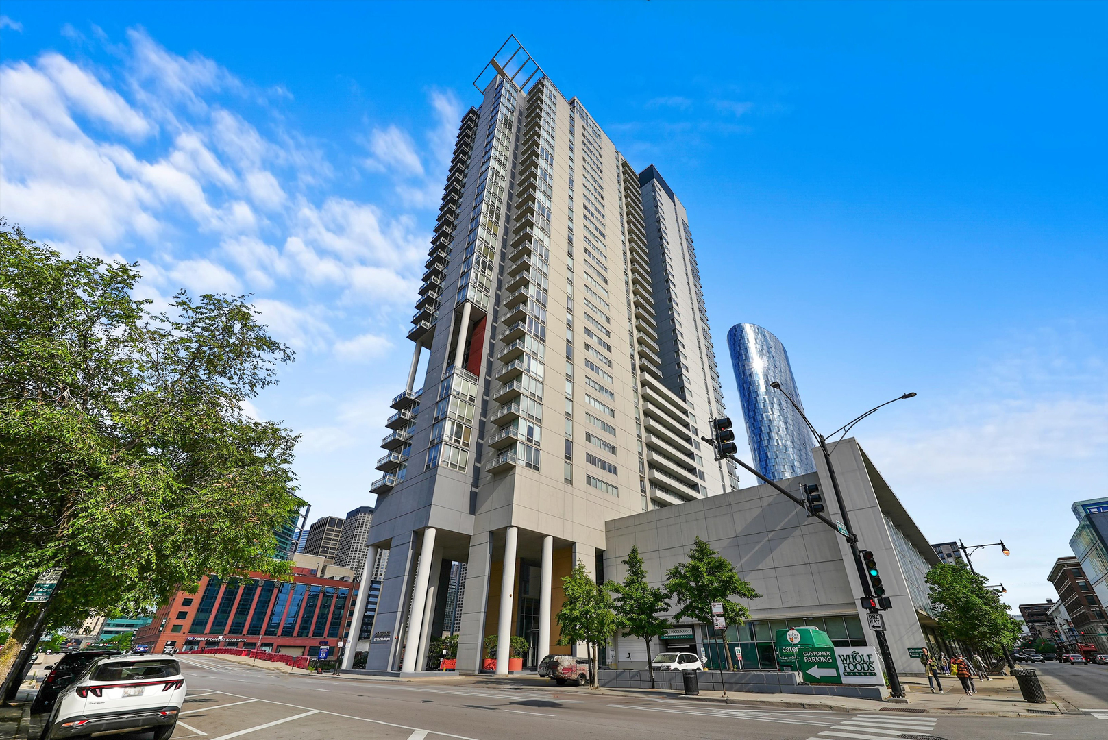 737 W Washington Boulevard Unit: 904
