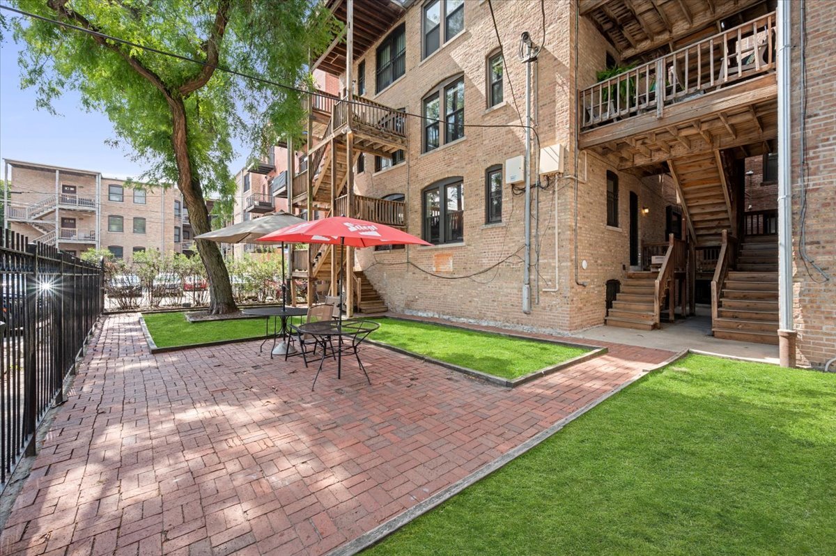 4053 N Sheridan Road Unit: 3