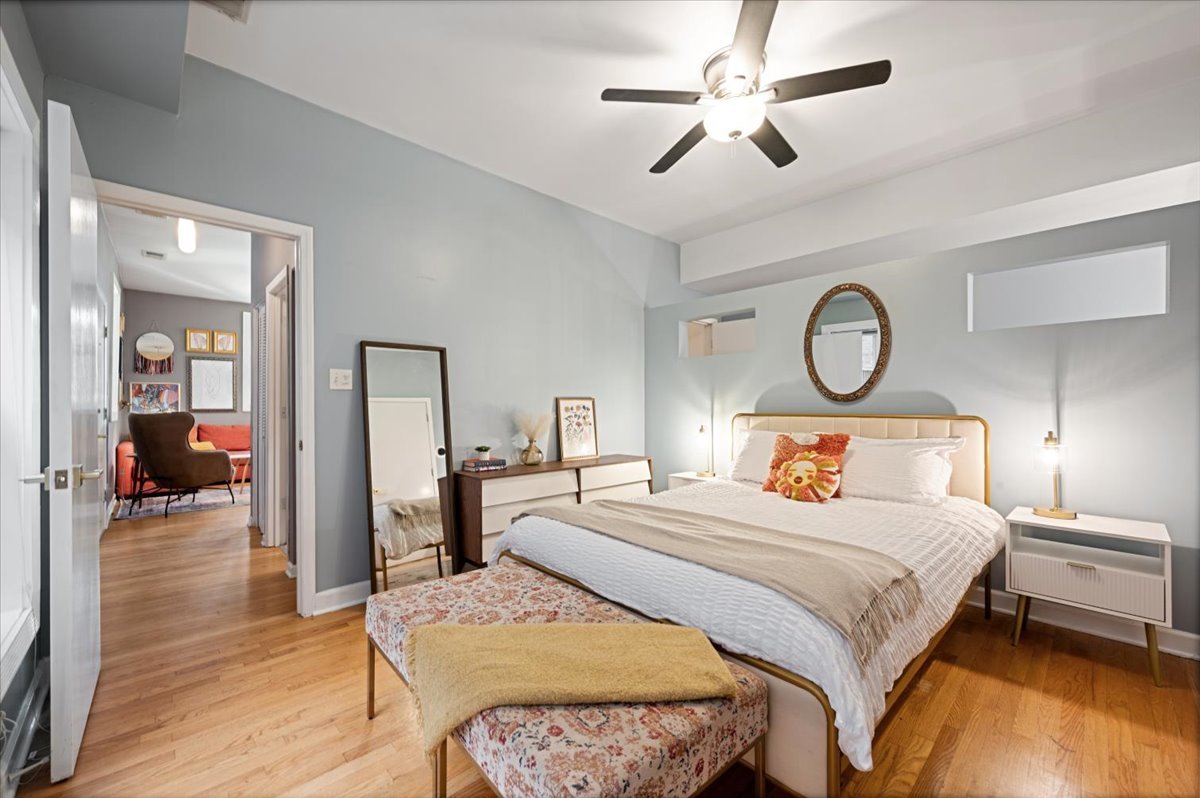 4053 N Sheridan Road Unit: 3