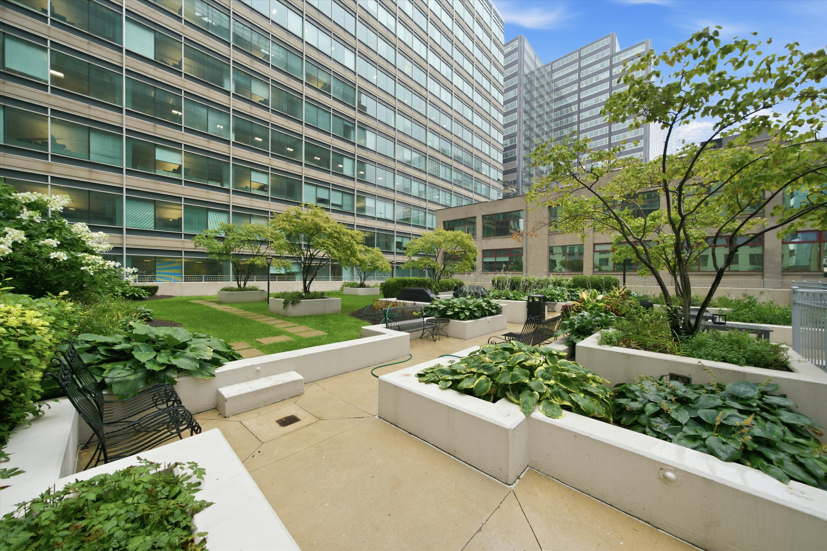 125 S Jefferson Street Unit: 2409