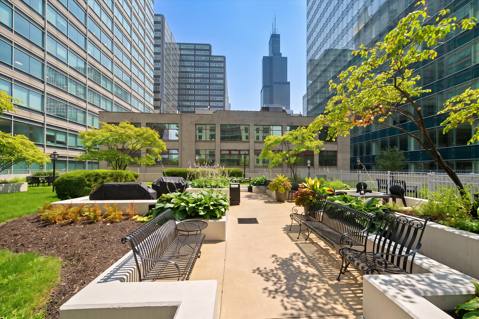 125 S Jefferson Street Unit: 2409