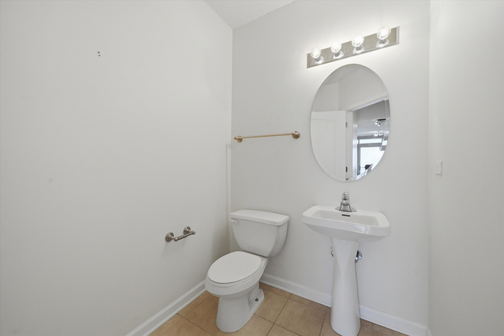 125 S Jefferson Street Unit: 2409